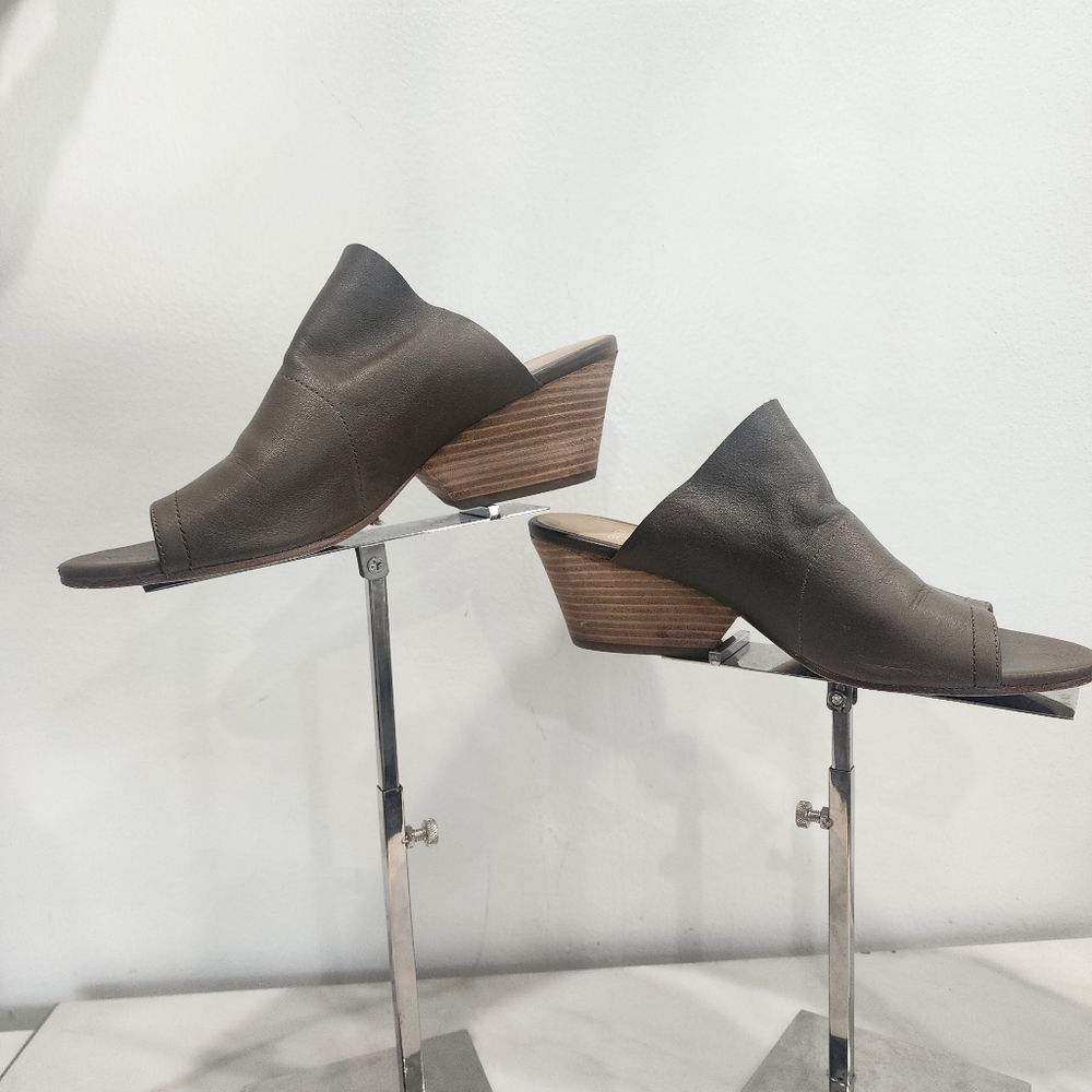 Eileen Fisher Olive-Tone Leather Open-Toe Slide Sandals
